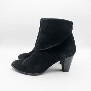 Amalfi by Rangoni Black Suede Ankle Boots Block Heel Zip Up 7.5 Women's